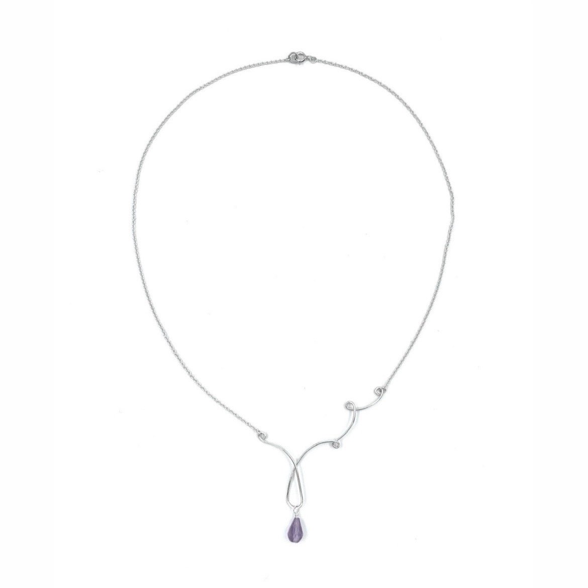 Produktbild på silvrigt halsband med ammetist
